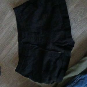 Time and Tru black drawstring shorts with cuff